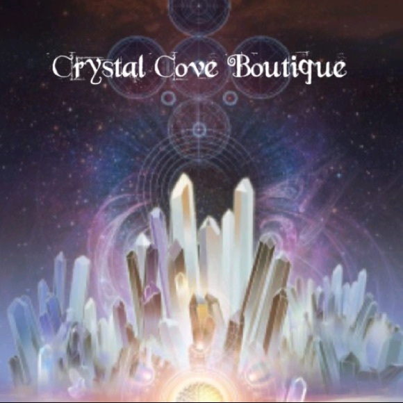 Welcome to Crystal Cove Boutique! - Picture 3 of 12
